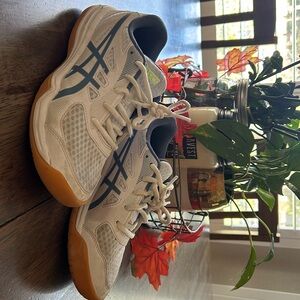 ASICS upcourt5 volleyball shoes